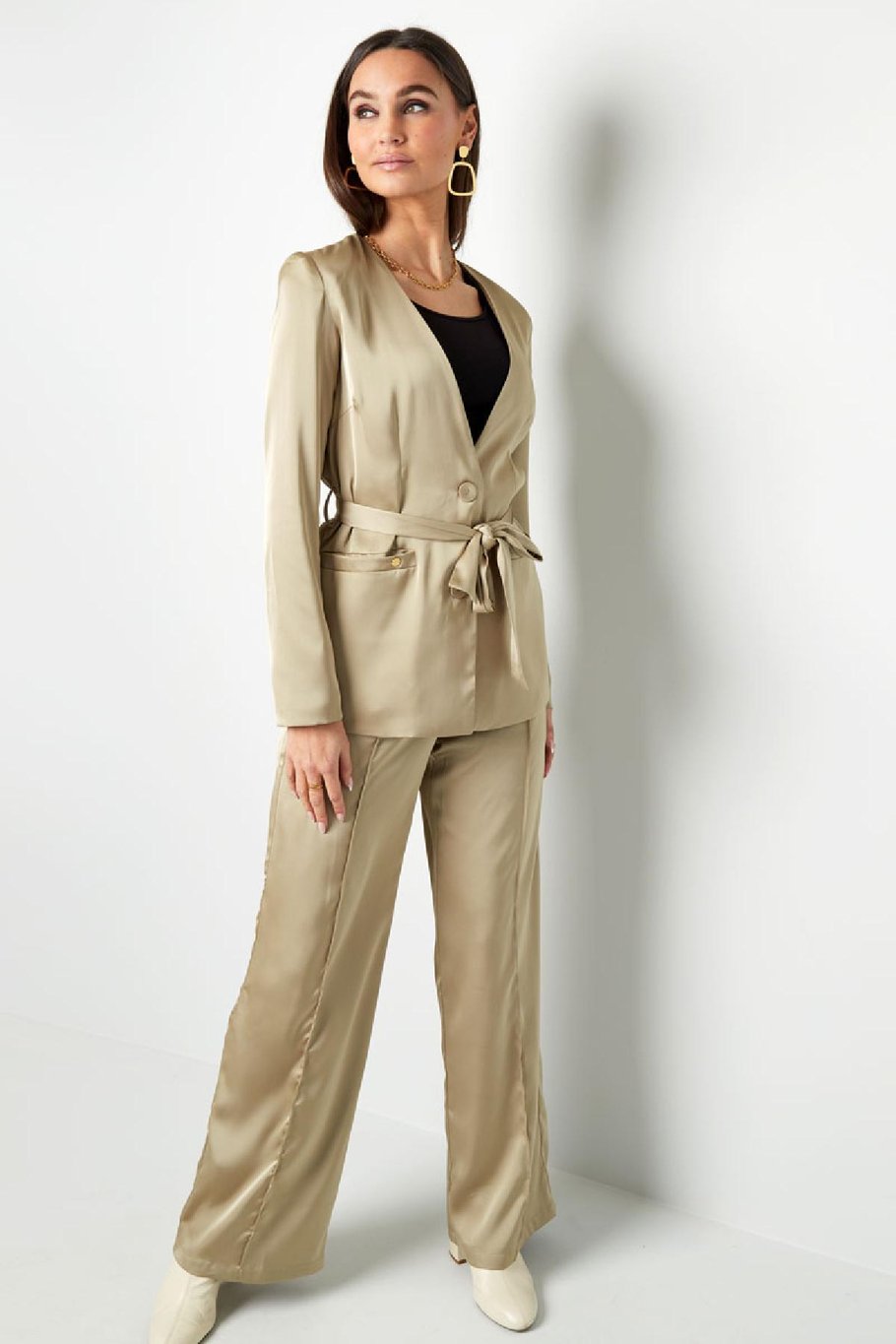 Blazer aus glänzendem Stoff mit Schleife Lila M Bild3